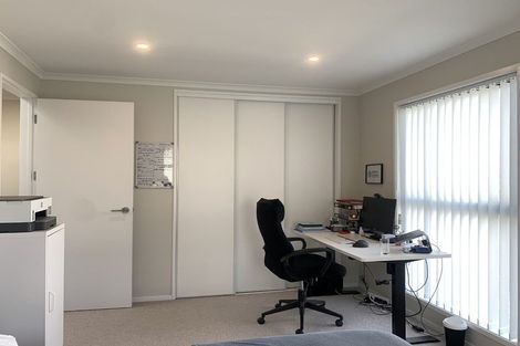 Photo of property in 5/4 Matimati Place, Hobsonville, Auckland, 0616