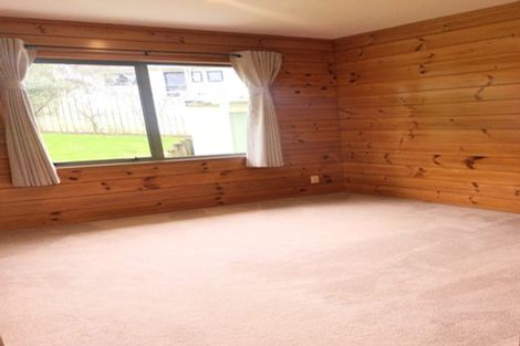 Photo of property in 5 Loughanure Place, Massey, Auckland, 0614