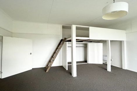 Photo of property in 150 Kelburn Parade, Kelburn, Wellington, 6012