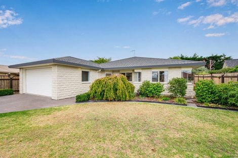 Photo of property in 78 Guildford Drive, Paraparaumu, 5032