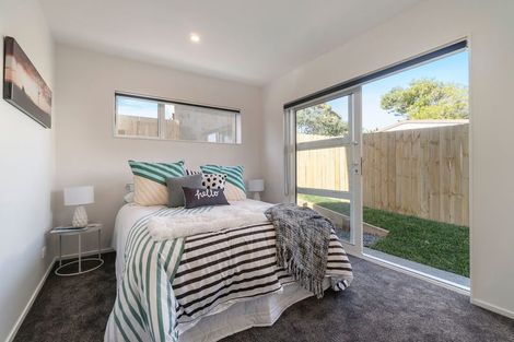Photo of property in 31a Dawnhaven Drive, Te Atatu Peninsula, Auckland, 0610