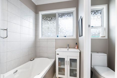 Photo of property in 7/289 Carrington Street, Vogeltown, New Plymouth, 4310