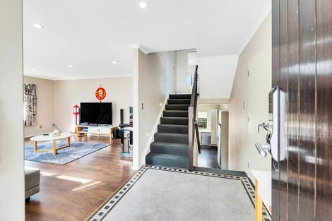 Photo of property in 43 South Kensington Way, Henderson, Auckland, 0612