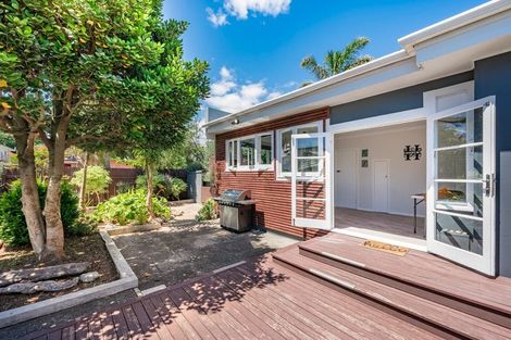 Photo of property in 3 Moa Road, Raumati Beach, Paraparaumu, 5032