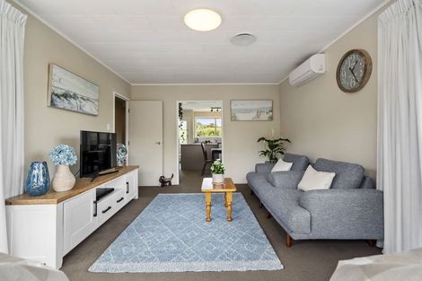 Photo of property in 44 Gladys Avenue, Glenfield, Auckland, 0629