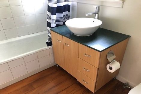 Photo of property in 26a Gazelle Avenue, Beach Haven, Auckland, 0626