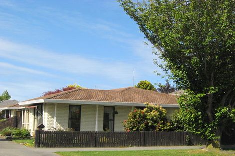 Photo of property in 1/40 Ambleside Drive, Burnside, Christchurch, 8053