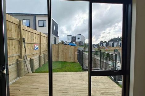 Photo of property in 9a Poruru Close, Papakura, 2110