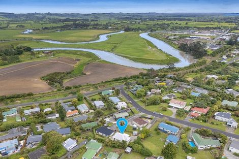 Photo of property in 10 St James Avenue, Helensville, 0800