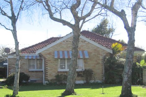 Photo of property in 13 Woodstock Road, Fairfield, Hamilton, 3214