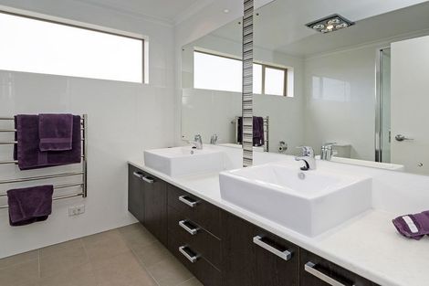 Photo of property in 19 Chateau Rise, Flat Bush, Auckland, 2016