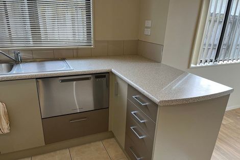 Photo of property in 8 Orbit Place, Flat Bush, Auckland, 2019