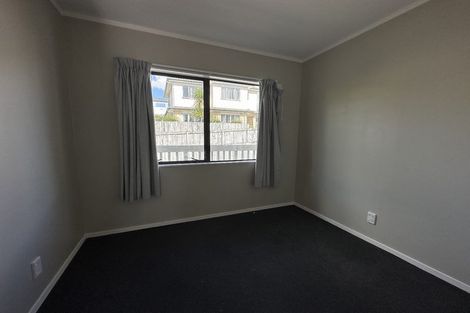 Photo of property in 5 Trelawn Place, Cockle Bay, Auckland, 2014