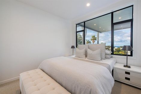Photo of property in 18a Eastcliffe Road, Castor Bay, Auckland, 0620