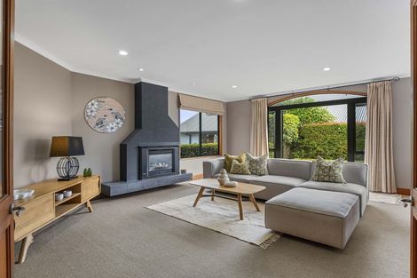 Photo of property in 28 Kurupae Road, Hilltop, Taupo, 3330