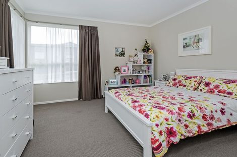 Photo of property in 19 Chateau Rise, Flat Bush, Auckland, 2016