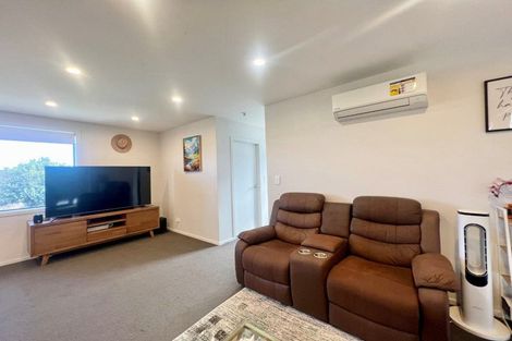 Photo of property in 10/1 Fruitvale Road, New Lynn, Auckland, 0600