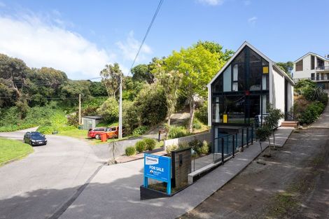 Photo of property in 69 Wellington Road, Paekakariki, 5034