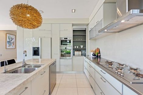 Photo of property in 42a Tindalls Bay Road, Tindalls Beach, Whangaparaoa, 0930