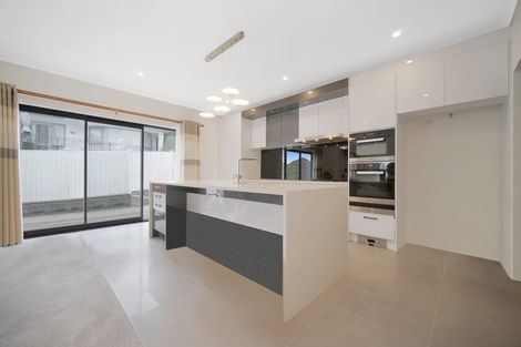 Photo of property in 5 Awakirihi Close, Shamrock Park, Auckland, 2016