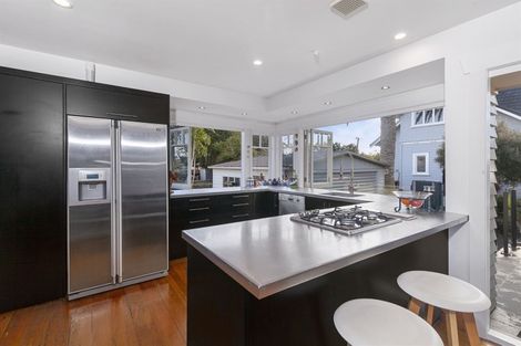 Photo of property in 1 Wicklow Road, Narrow Neck, Auckland, 0622