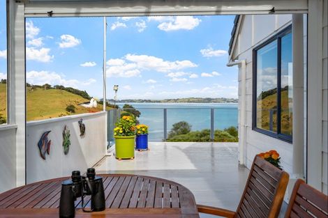 Photo of property in 4 Kookaburra Drive, Tawharanui Peninsula, Warkworth, 0986