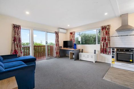 Photo of property in 1/98 Birkdale Road, Birkdale, Auckland, 0626
