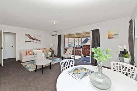 Photo of property in 2/16 Akehurst Avenue, New Lynn, Auckland, 0600