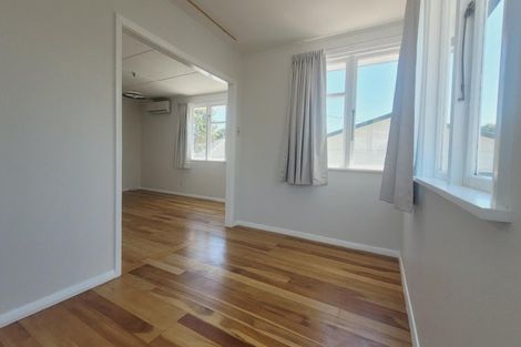 Photo of property in 21 Dimock Street, Titahi Bay, Porirua, 5022