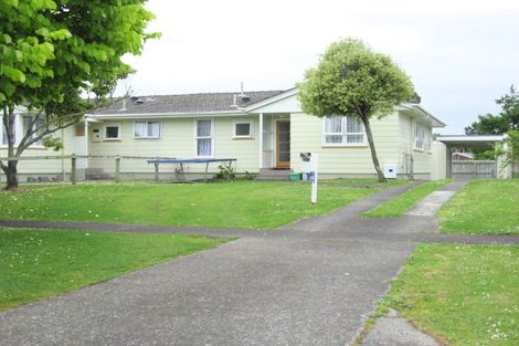 Photo of property in 32 Molesworth Place, Mangere, Auckland, 2022