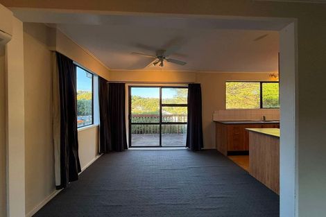 Photo of property in 40 Whanake Street, Titahi Bay, Porirua, 5022
