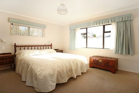Photo of property in 16b Montgomery Terrace, Hokowhitu, Palmerston North, 4410
