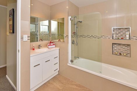 Photo of property in 78 Carnoustie Drive, Wattle Downs, Auckland, 2103