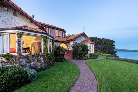 Photo of property in 122 Vauxhall Road, Narrow Neck, Auckland, 0624