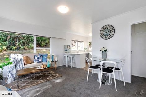 Photo of property in 2/12a Ondine Place, Glenfield, Auckland, 0629