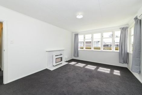 Photo of property in 33 Crewe Crescent, Hokowhitu, Palmerston North, 4410