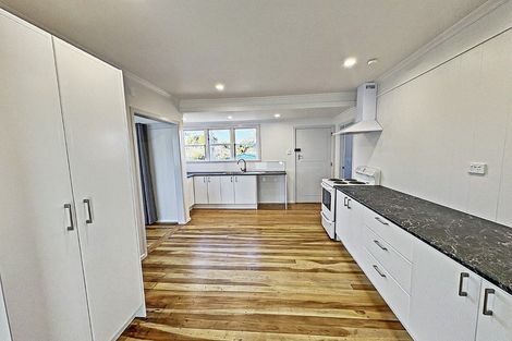 Photo of property in 240 Cornfoot Street, Castlecliff, Whanganui, 4501