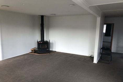 Photo of property in 12 Riversdale Drive, Merrilands, New Plymouth, 4312