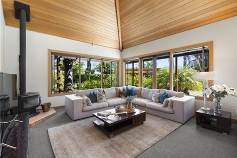 Photo of property in 338 Old North Road, Kumeu, 0892