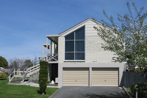 Photo of property in 2 Hinau Street, Pukehangi, Rotorua, 3015