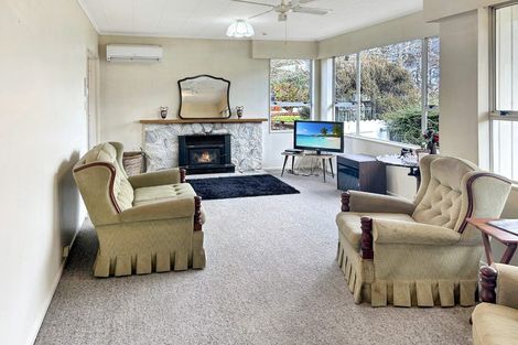 Photo of property in 5 Tait Place, Carterton, 5713