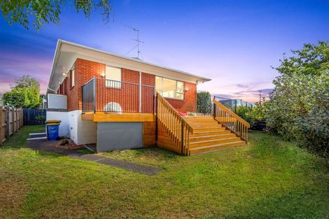 Photo of property in 2/4 Evelyn Place, Hillcrest, Auckland, 0627