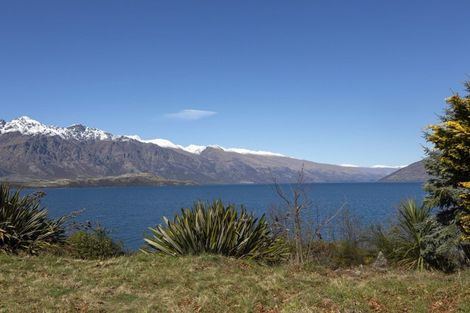 Photo of property in 72 Cedar Drive, Kelvin Heights, Queenstown, 9300