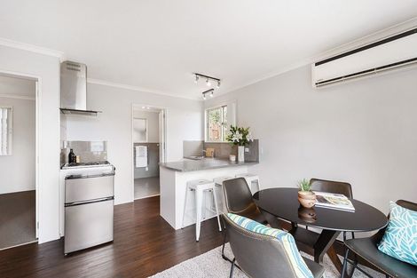 Photo of property in 61 Salford Street, Newlands, Wellington, 6037