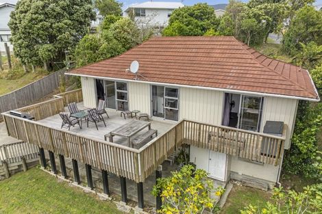 Photo of property in 39 Aniseed Grove, Timberlea, Upper Hutt, 5018