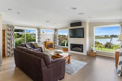 Photo of property in 9 Susanne Place, Pakuranga, Auckland, 2010