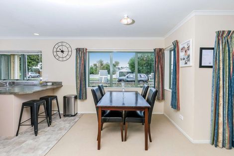 Photo of property in 23 George Crescent, Buckland, Pukekohe, 2677