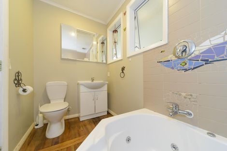 Photo of property in 6 Dittmer Drive, Awapuni, Palmerston North, 4412