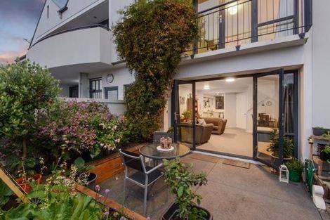 Photo of property in 218 Gloucester Street, Christchurch Central, Christchurch, 8011