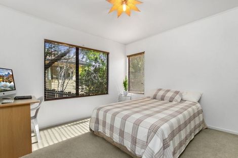 Photo of property in 10 Carnmore Place, Torbay, Auckland, 0630